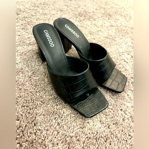 CAMSSOO Black Croc Heeled Mule